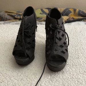 Black wedges booties